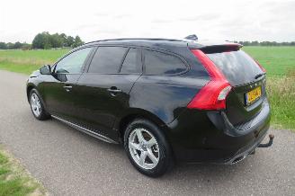 Schadeauto Volvo V-60 2.0 D 120 pk  Pular+ Dynamic  Euro 6 schuifdak Leer  Camera Navigatie  2017 2017/8
