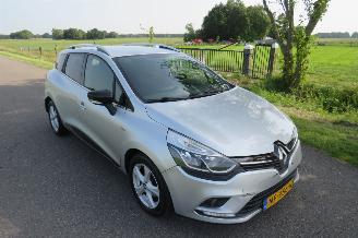 Unfallwagen Renault Clio 0.9 TCe 2017 Limited  174.000km nap 5 Drs Navigatie 2017/3