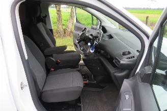 Peugeot Partner 1.5 HDi Airco Navigatie  Schuifdeur  2023-10  70.000km picture 8