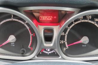 Ford Fiesta 1.6 TDCI  98.000km!!!!!! Nap [ Nergens te koop  96.000km  nap 2011 Airco 5drs titainum picture 7
