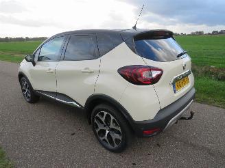 skadebil auto Renault Captur 0.9 Tce  75.000KM nap Camera Navigatie Clima  2017 [ nieuwstaat 2017/9