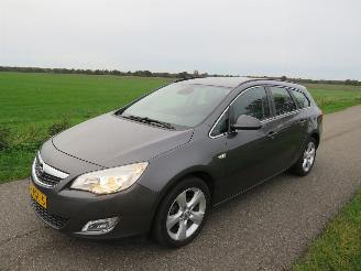 uszkodzony samochody osobowe Opel Astra SPORTS TOURER 1.4 Turbo Edition  120pk Navigatie [ schadevrij  2011 2011/8