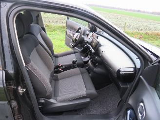 Citroën C4 cactus 1.2 Pure Cactus 1.2 pure tech live 2016  Airco  parkeerschade bumper  achter picture 3