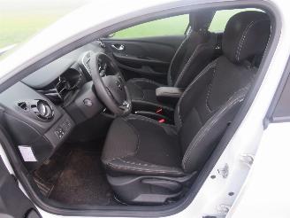 Renault Clio 0.9 TCe Zen 2019  Navigatie Airco   [ parkeerschade Bumper picture 17