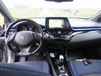 Toyota CH-R 1.8 Automaat  Hybride /Benzine Elektriciteit Bi Tone  Euro 6  2017 Topstaat picture 2