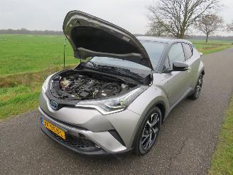 Toyota CH-R 1.8 Automaat  Hybride /Benzine Elektriciteit Bi Tone  Euro 6  2017 Topstaat picture 11
