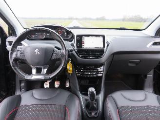 Peugeot 208 1.2 110pk GT Line  5Drs 82.000km nap Leer Camera Navigatie  2016 topstaat picture 4