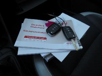 Kia Picanto Kia Picanto 1.0 CVVT Design Edition Camera Navigatie Airco Clima leer 70.000km picture 8