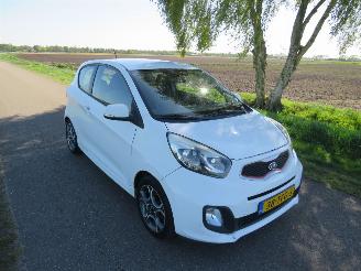 skadebil auto Kia Picanto 1.2 CVVT 86pk Comfort Pack  3drs Airco 2012 2012/5