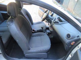 Renault Twingo 1.2 16v Dynamique Schadevrij!!! 2010  Airco Cruiscontrolle top top staat picture 3
