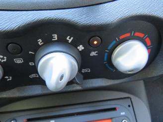 Renault Twingo 1.2 16v Dynamique Schadevrij!!! 2010  Airco Cruiscontrolle top top staat picture 3