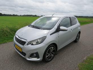 Schadeauto Peugeot 108 1.2 VTI Allure  192.000km  Orgineel Navigatie  Airco  2014 schadevrij 2014/8