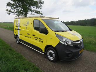 krockskadad bil bedrijf Opel Vivaro 1.6 CDTI 120pk  Lengte 2 H1 Edition  Airco  2015  Topstaat 2015/11