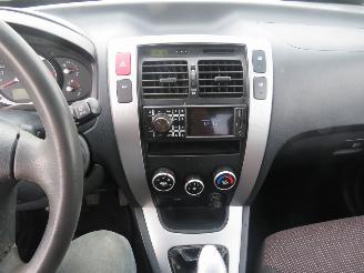 Hyundai Tucson 2.0 i  Active 165.000km nap Suv Airco Nieuwe Apk picture 11