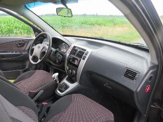 Hyundai Tucson 2.0 i  Active 165.000km nap Suv Airco Nieuwe Apk picture 17