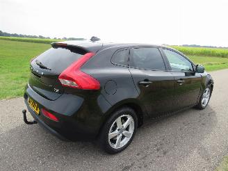 Voiture accidenté Volvo V-40 2.0 T2 122pk Nordic+ 130.000km nap 5drs Airco Stoelverwarmig Navigatie Camera  [ nieuwstaat 2017/3