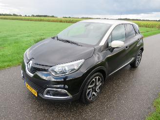 Schadeauto Renault Captur 0.9 TCe Dynamique 5drs Camera Navigatie160.000km vol optie 2016/9