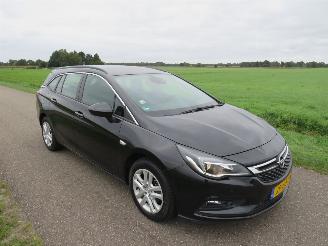 skadebil auto Opel Astra SPORTS TOURER+ 1.0 105pk BUSINESS 170.000km nap Camera navigatie 2016 2016/9
