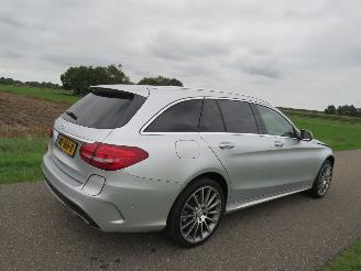 Vaurioauto  passenger cars Mercedes C-klasse 350e Automaat  Estate Elektrisch/Benzine 211pk Camera leer vol Optie  65.000 nieuw 2015/12