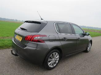  Peugeot 308 1.2 110pk Pure Tech 133.000km nap Camera Navigatie clima  panoramadak  2020 nieuwstaat 2020/12