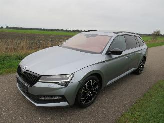 Damaged car Skoda Superb 1.5 TSi Act Sportline Business 150pk Aut 2020 Vol Optie Schuifdak alcantara leer 2020/9