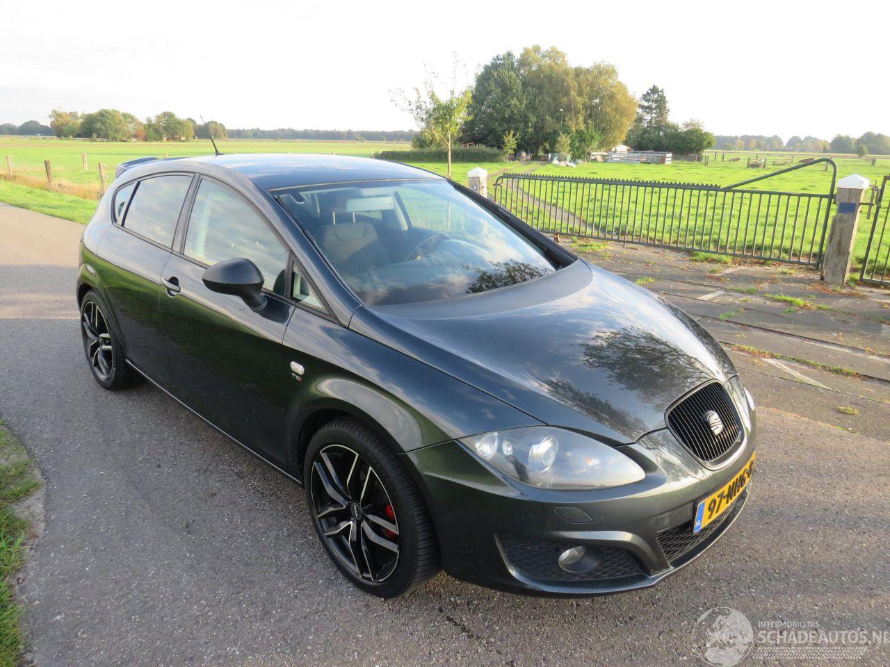 Seat Leon 1.2 TSi  105pk  Bisinesline Highline  2010 topstaat   5drsEuro 6