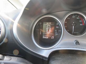 Seat Leon 1.2 TSi  105pk  Bisinesline Highline  2010 topstaat   5drsEuro 6 picture 11