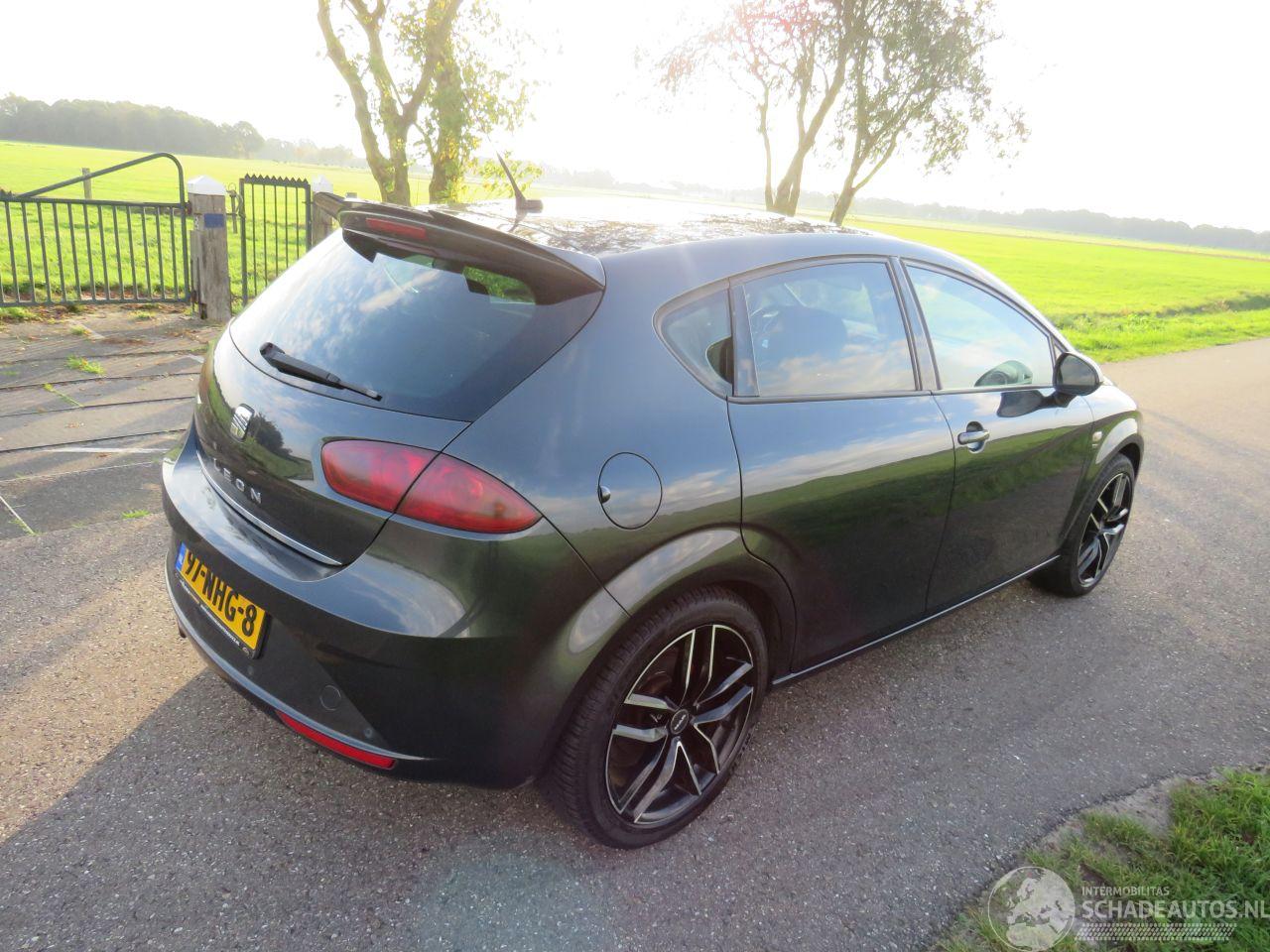 Seat Leon 1.2 TSi  105pk  Bisinesline Highline  2010 topstaat   5drsEuro 6