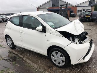 Damaged car Toyota Aygo Aygo 1.0 VVT-i x-play 2014/7