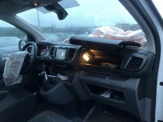 Peugeot Expert 1.5 BlueHDI 100 Standard Premium picture 12