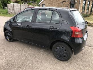 Toyota Yaris 1.0 VVTI picture 4