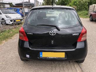 Toyota Yaris 1.0 VVTI picture 5