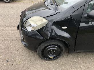 Toyota Yaris 1.0 VVTI picture 2
