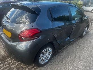 Peugeot 208 1.2 PURE URBAN SOUL picture 5