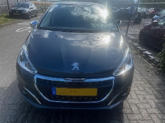  Peugeot 208 1.2 PURE URBAN SOUL 2015/11