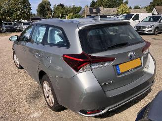 Toyota Auris Touring Sports 1.8 hybrid black edition picture 5