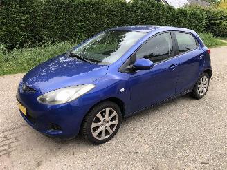 damaged passenger cars Mazda 2 1.3  hp s-vt touring 2008/1