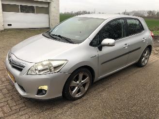 Vaurioauto  passenger cars Toyota Auris Auris 1.8 Full Hybrid Executive 2011/1