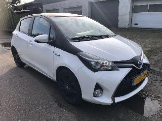 uszkodzony samochody osobowe Toyota Yaris TOYOTA YARIS HYBRID 2016/12