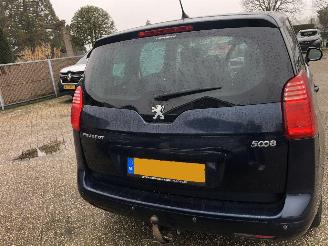 Peugeot 5008 5008 1.6 THP Family 7p. picture 6