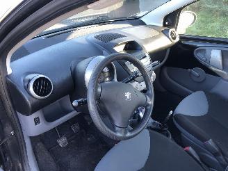 Peugeot 107 107 1.0-12V XR picture 11