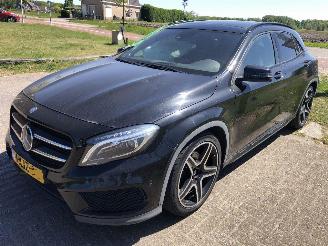 Damaged car Mercedes A-klasse GLA-klasse 250 Ambition 2014/8