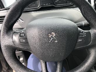 Peugeot 208 208 1.2 PureTech picture 11