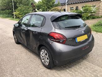 Peugeot 208 208 1.2 PureTech picture 6