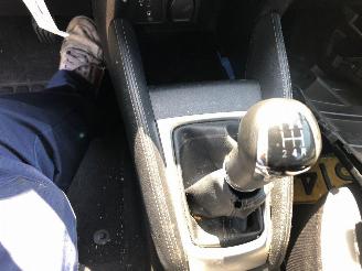 Nissan Micra 1.0 acenta picture 15