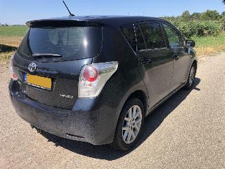 Coche accidentado Toyota Verso 1.8 VVTI 2013/1