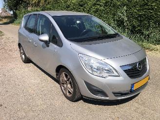 Schadeauto Opel Meriva 1.4 edition 2011/2