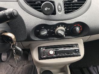 Schadeauto Renault Twingo Twingo 1.2 Authentique 2008/6