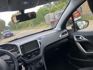 Peugeot 2008 2008 1.2 PureTech Active picture 19