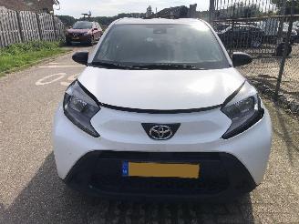 Damaged car Toyota Aygo Aygo X 1.0 VVT-i MT Play 2024/6